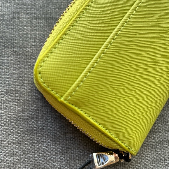 New Parfois Chartreuse Wallet - Picture 3 of 3